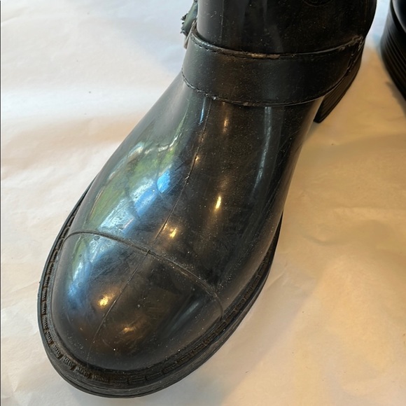 Boots - Picture 2 of 8